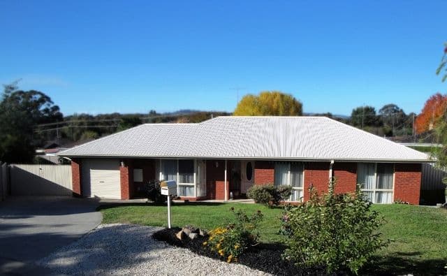 4 Heffey Court, SEYMOUR VIC 3660, Seymour - Image 1