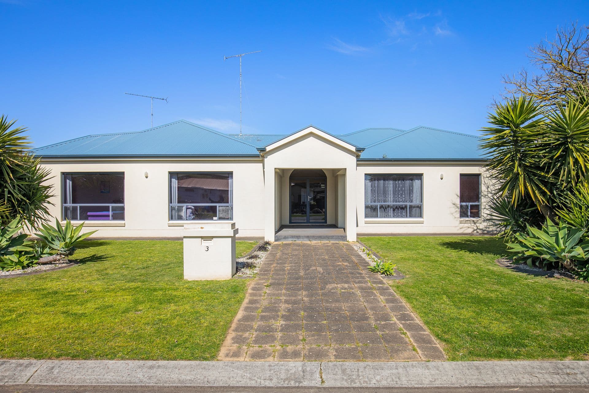 3 Warrick Close, Mount Gambier SA 5290, Mount Gambier - Image 1