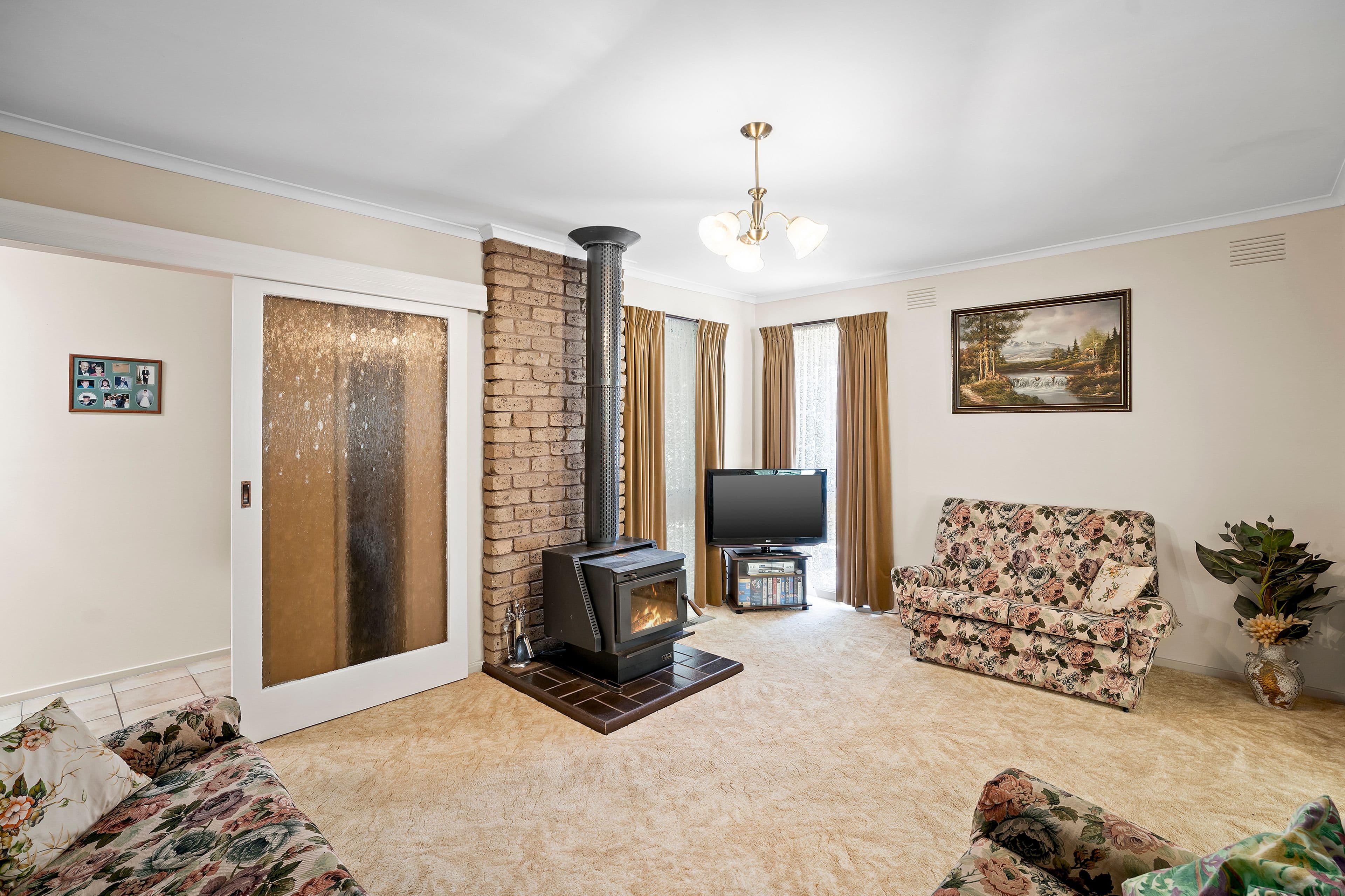 27 McComb Street, Sunbury VIC 3429, Sunbury - Thumbnail 2