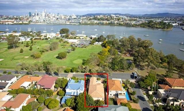 135 Coutts Street, BULIMBA QLD 4171, Bulimba - Thumbnail 3