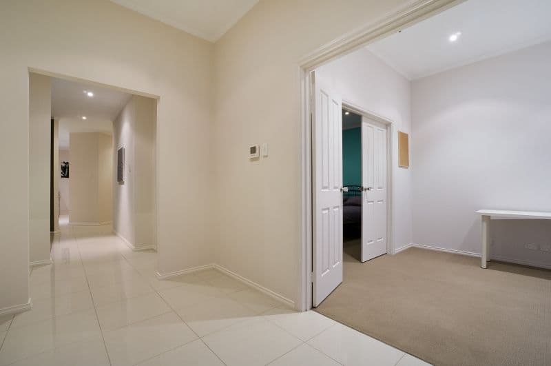 12 Shoalhaven Circuit, MAWSON LAKES SA 5095, Mawson Lakes - Thumbnail 2
