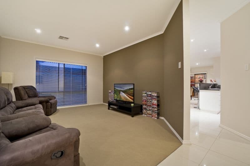 12 Shoalhaven Circuit, MAWSON LAKES SA 5095, Mawson Lakes - Thumbnail 3