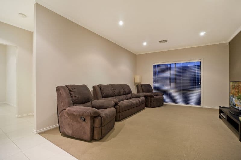 12 Shoalhaven Circuit, MAWSON LAKES SA 5095, Mawson Lakes - Thumbnail 4