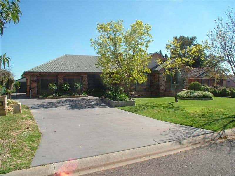 42 Grangewood Drive, DUBBO NSW 2830, Dubbo - Image 1