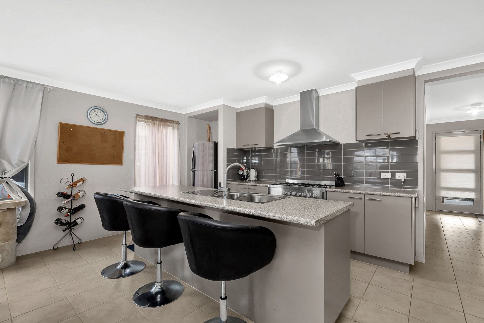 7 Orvalia Road, MANOR LAKES VIC 3024, Manor Lakes - Thumbnail 2