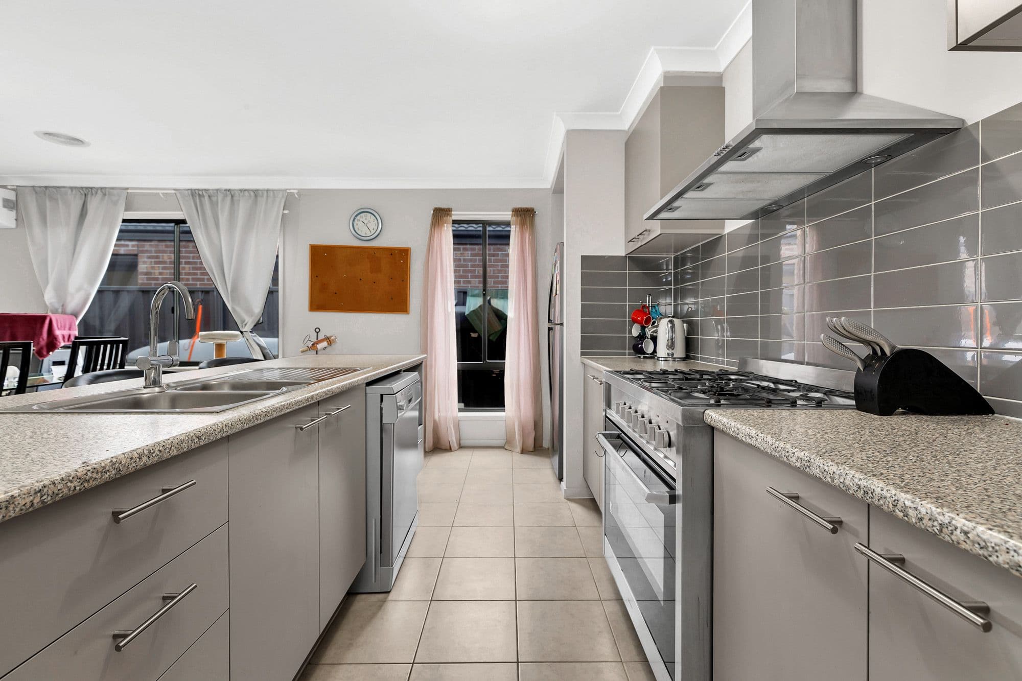7 Orvalia Road, MANOR LAKES VIC 3024, Manor Lakes - Thumbnail 3