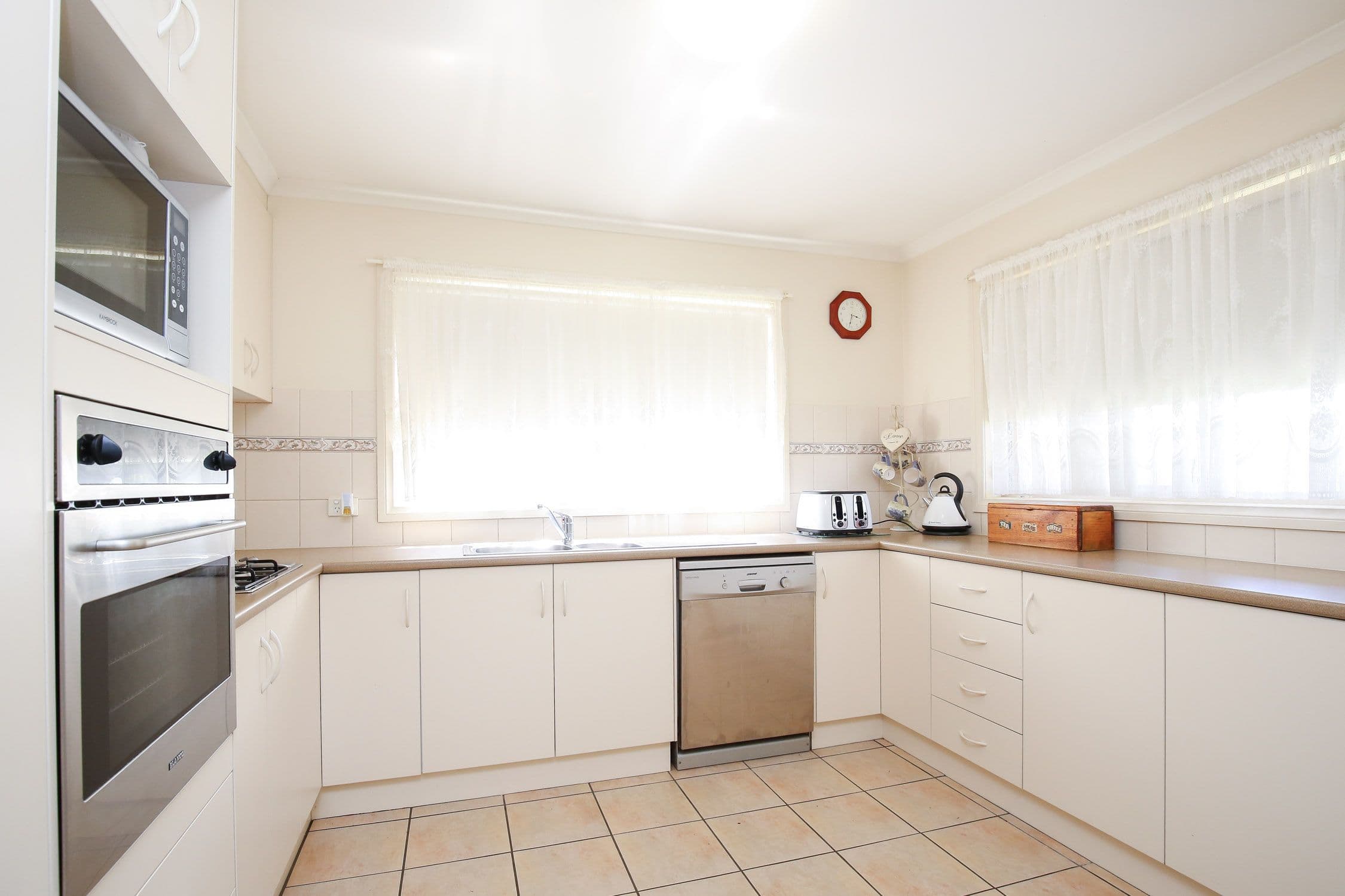 9 Durham Avenue, Mildura VIC 3500, Mildura - Thumbnail 2