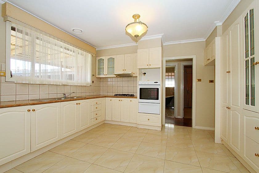 17 Wodonga Crescent, THOMASTOWN VIC 3074, Thomastown - Thumbnail 2