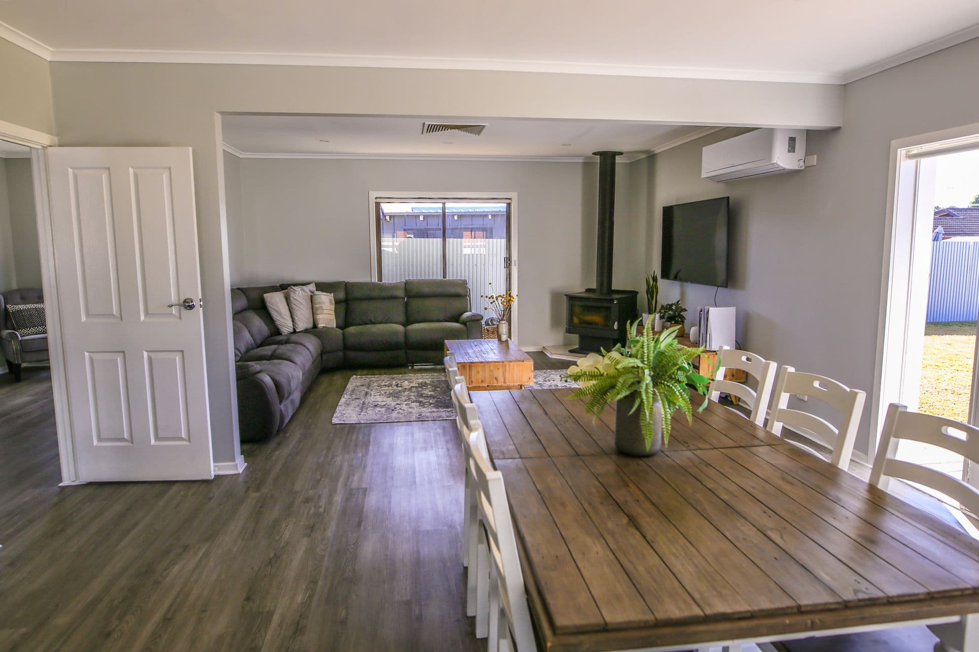215 Henry Street, Deniliquin NSW 2710, Deniliquin - Thumbnail 2