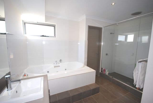 31 Glastonbury Street, LEDA WA 6170, Leda - Thumbnail 4