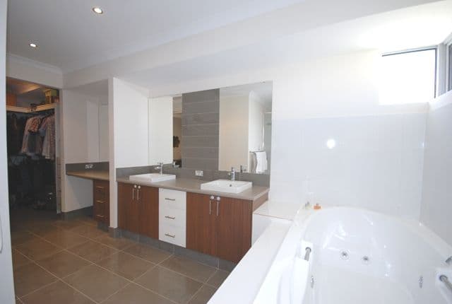 31 Glastonbury Street, LEDA WA 6170, Leda - Thumbnail 8