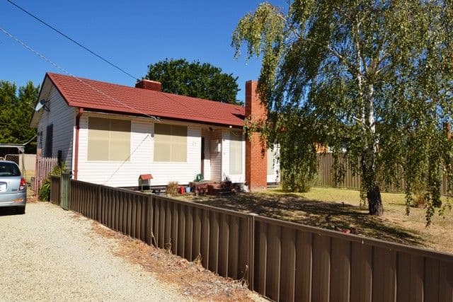 27 Anglesey, SEYMOUR VIC 3660, Seymour - Image 1