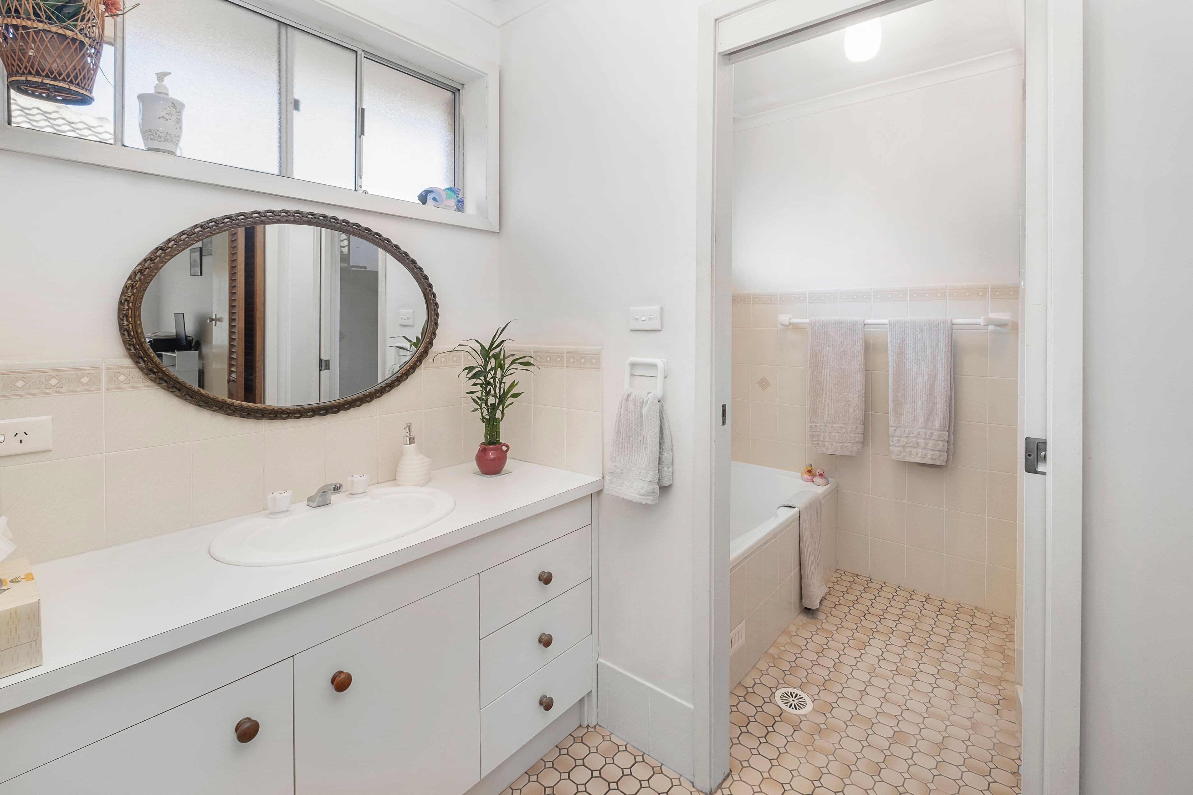 5 Captain Cook Crescent, Long Jetty NSW 2261, Long Jetty - Thumbnail 3