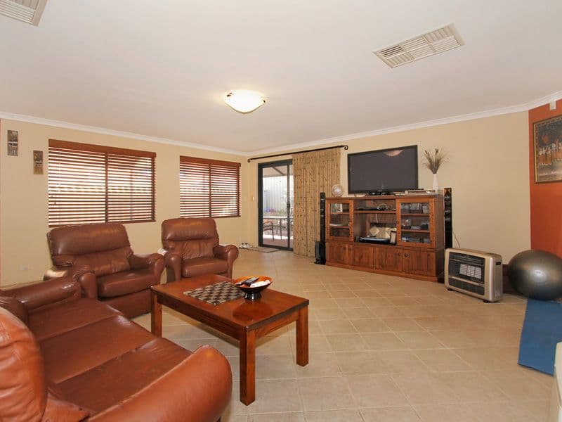 7 Nambung Crescent, BIBRA LAKE WA 6163, Bibra Lake - Thumbnail 4