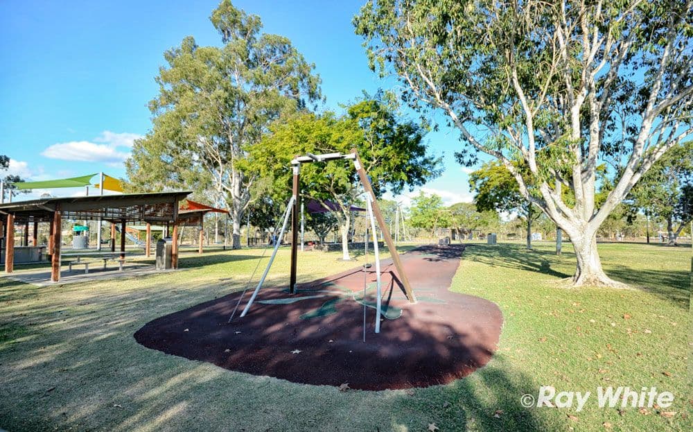 17 Lookerbie Street, Biloela QLD 4715, Biloela - Thumbnail 5