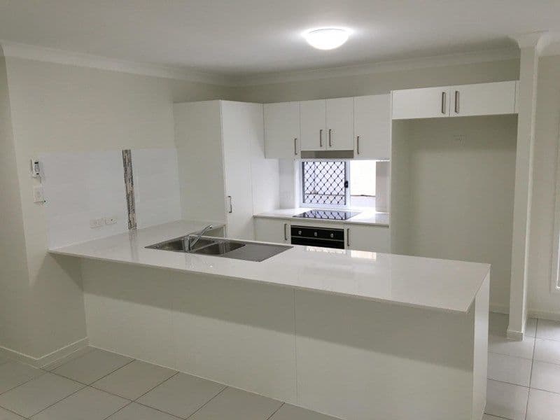 28 Bass Court, Oxenford QLD 4210, Oxenford - Thumbnail 2