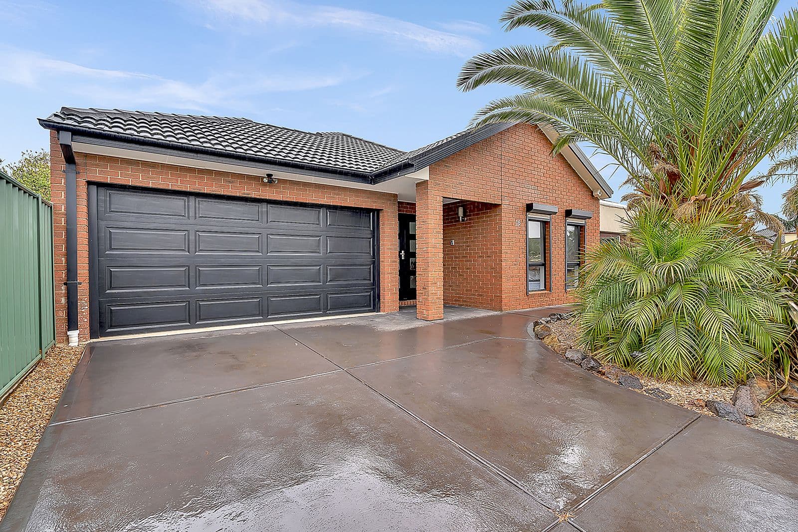 16 Chelsworth Loop, Craigieburn VIC 3064, Craigieburn - Image 1