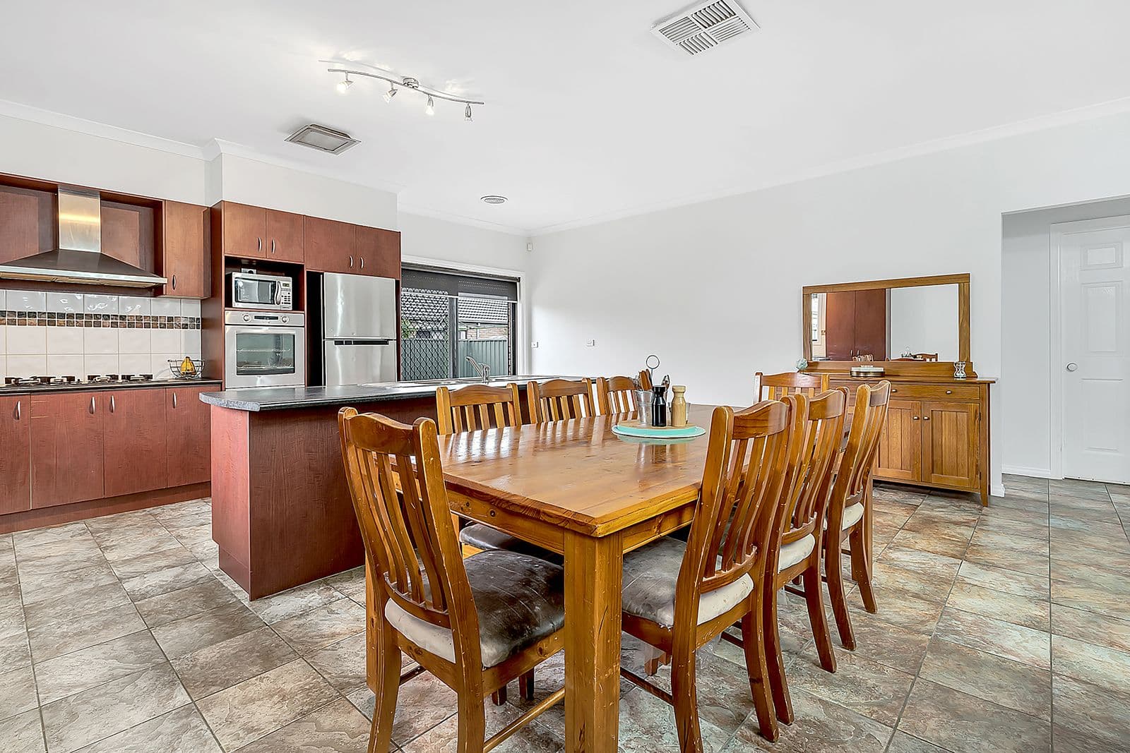 16 Chelsworth Loop, Craigieburn VIC 3064, Craigieburn - Thumbnail 4