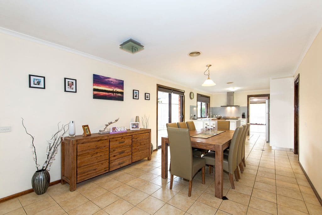 5 Layton Place, Mill Park VIC 3082, Mill Park - Thumbnail 3