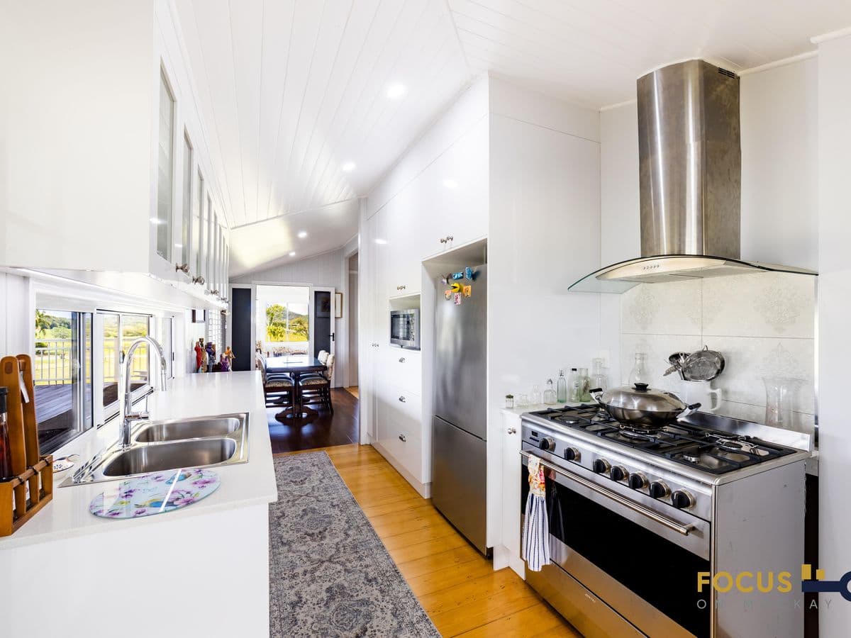 74 Finato Road, Sarina Beach, Sarina Beach - Thumbnail 3