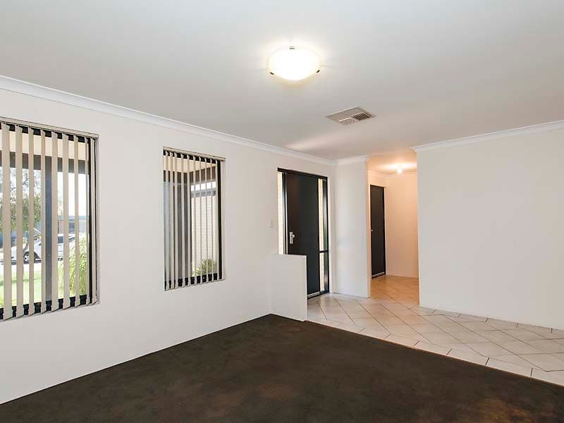 21 Larrawa Circle, Ellenbrook WA 6069, Ellenbrook - Thumbnail 3