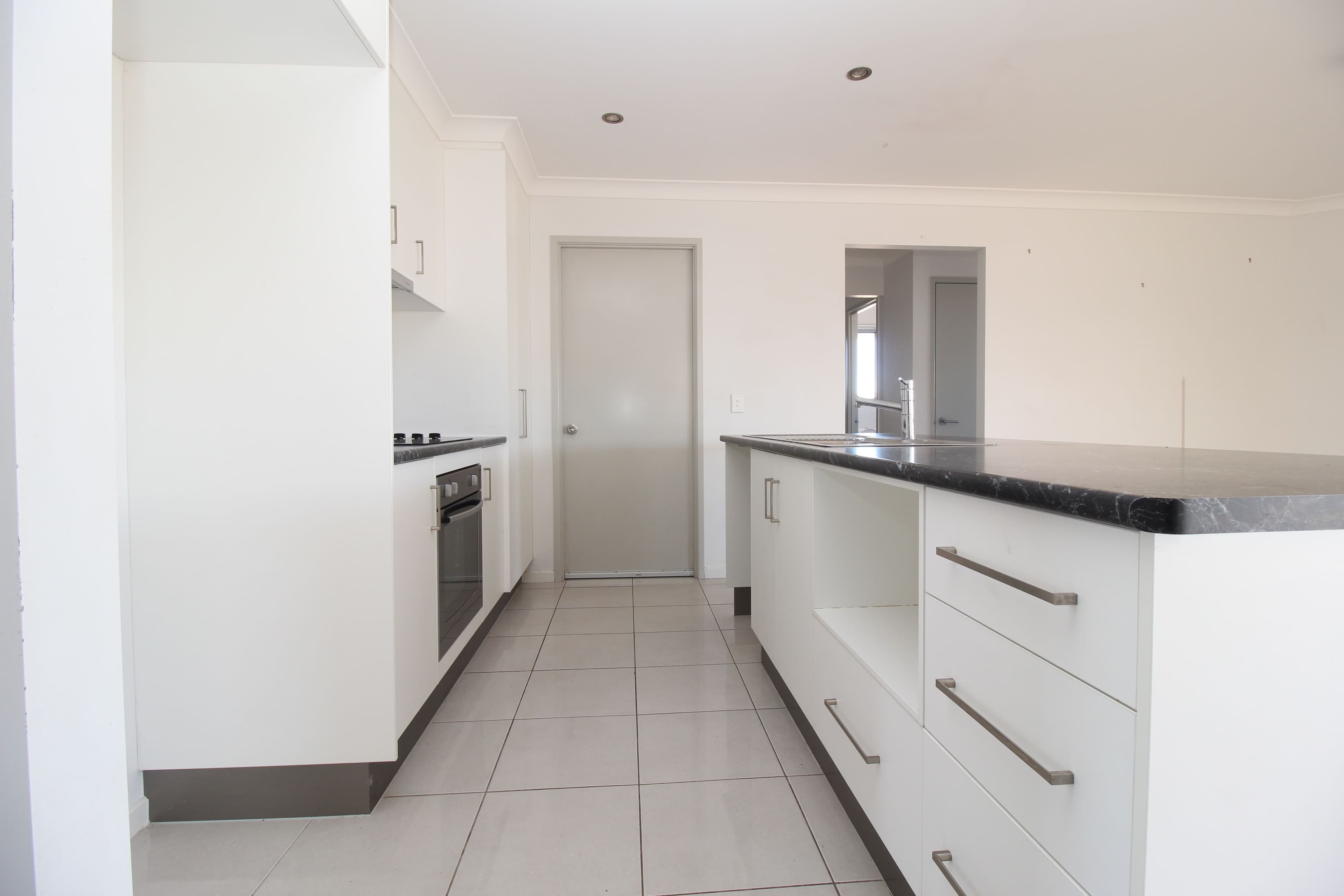19 Lauren Drive, Emerald QLD 4720, Emerald - Thumbnail 2