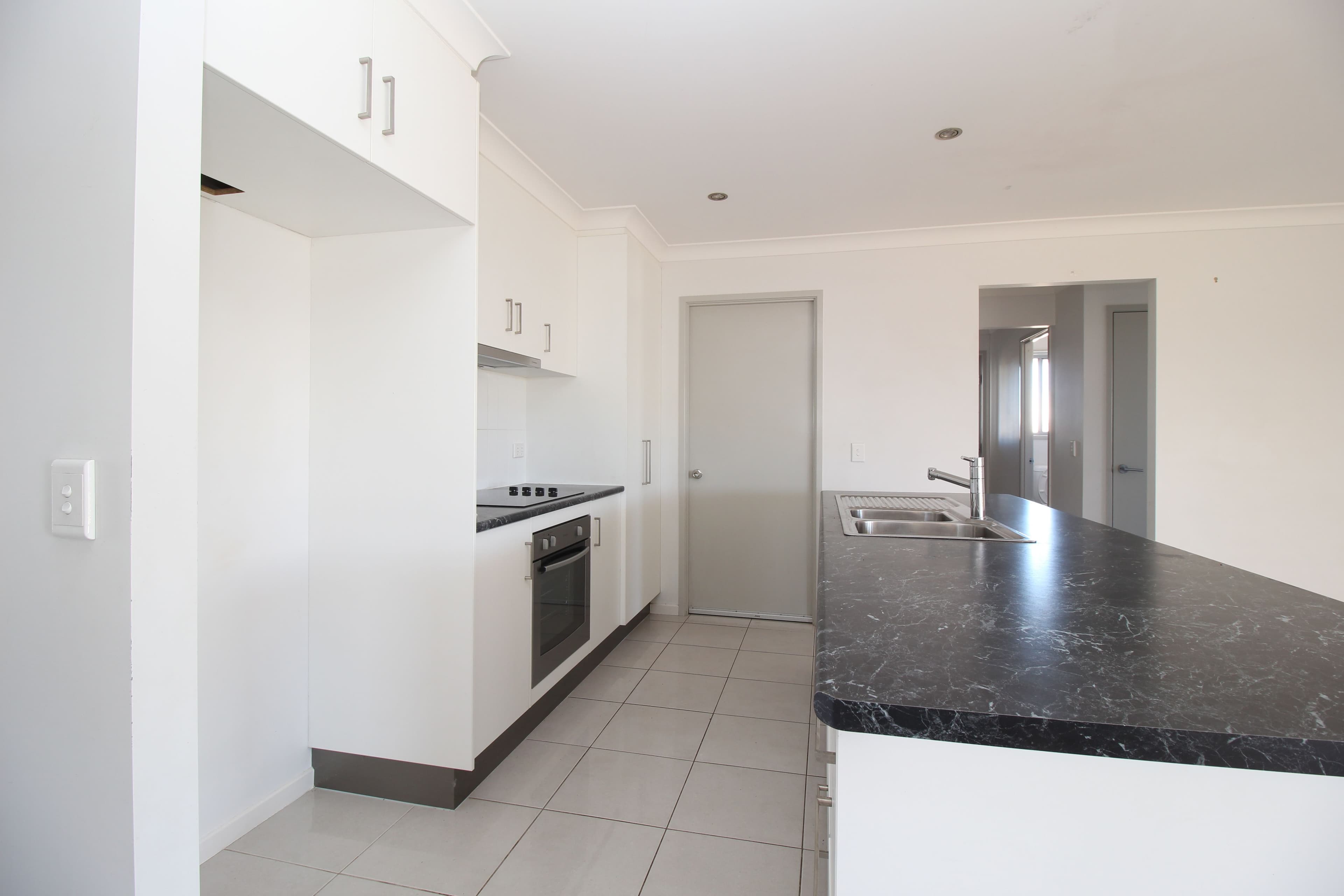 19 Lauren Drive, Emerald QLD 4720, Emerald - Thumbnail 4
