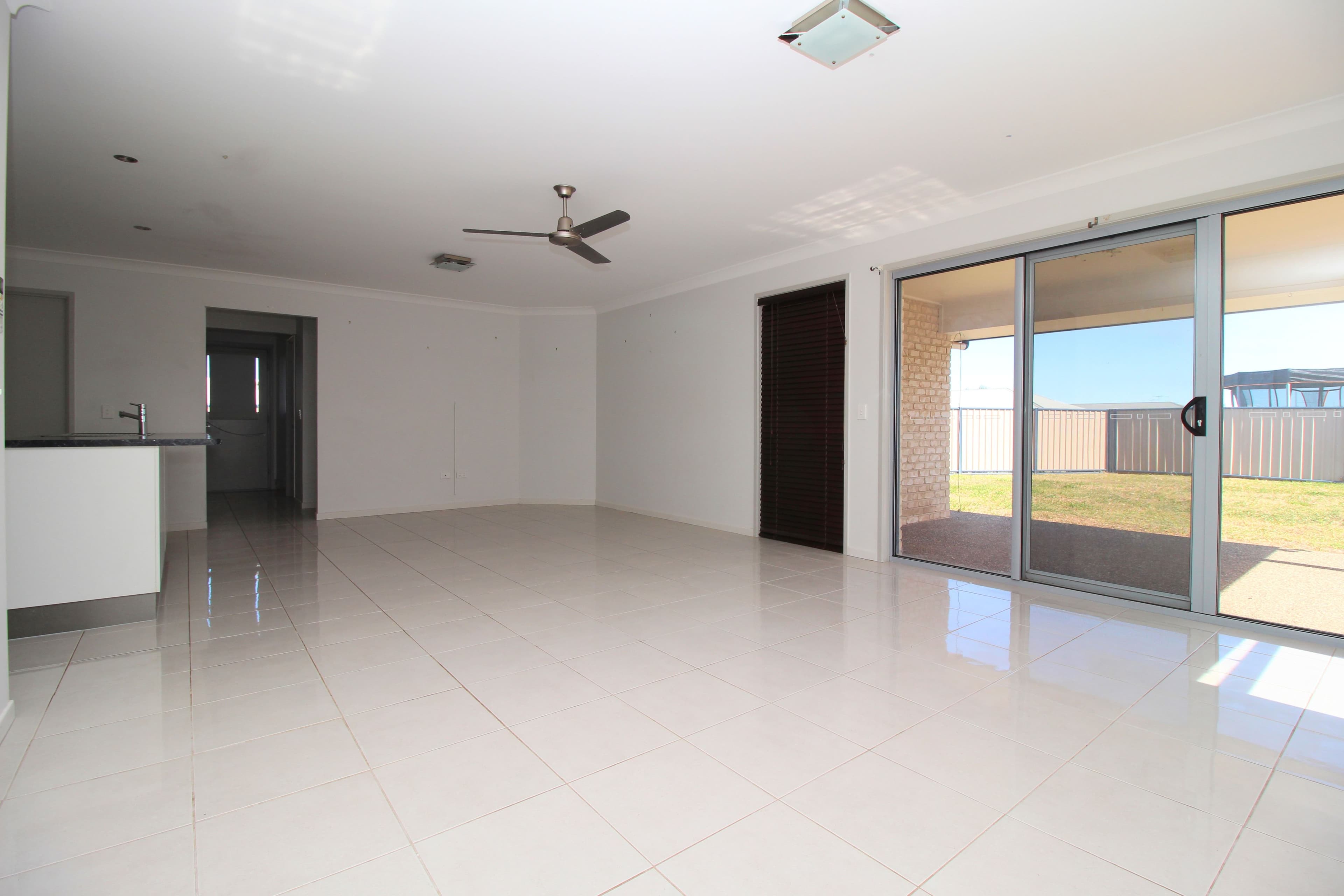 19 Lauren Drive, Emerald QLD 4720, Emerald - Thumbnail 5