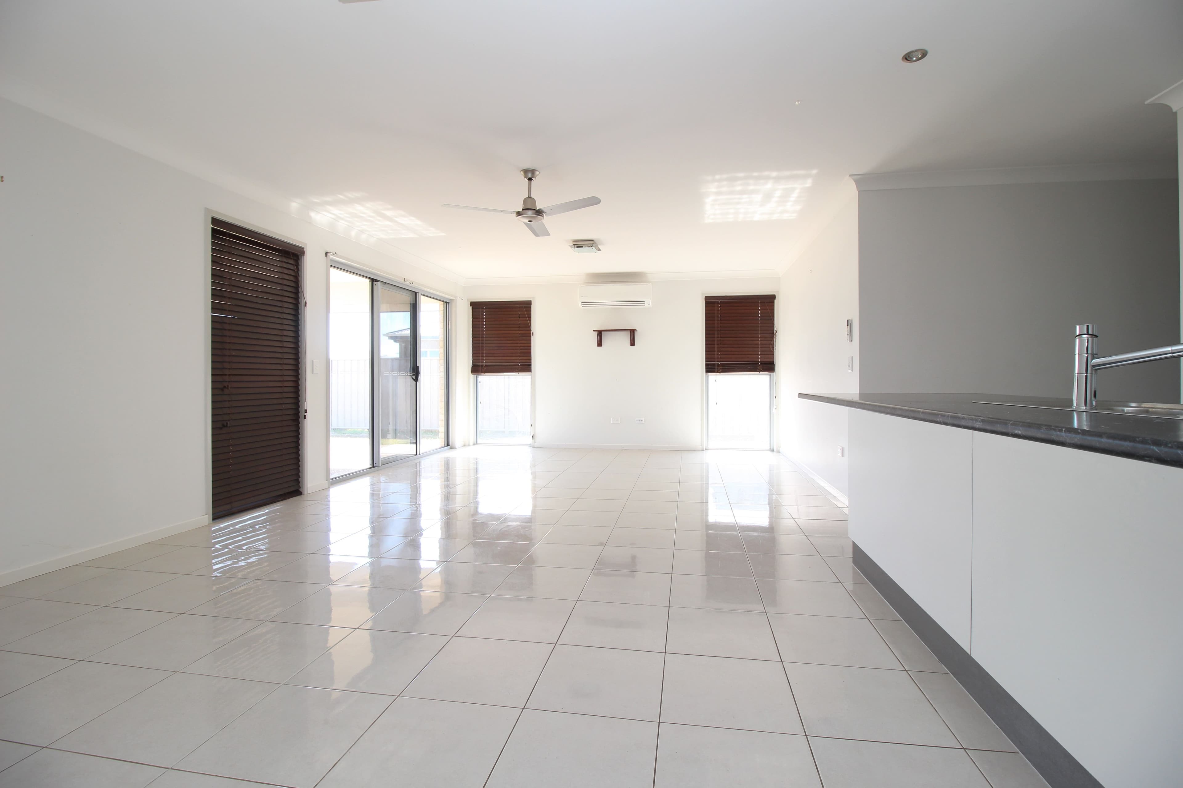 19 Lauren Drive, Emerald QLD 4720, Emerald - Thumbnail 7