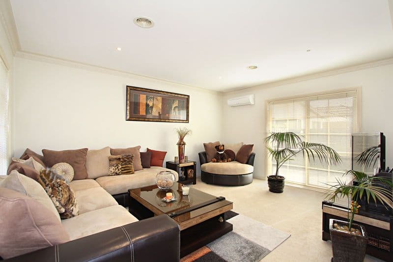 18 Calista Avenue, OAKLEIGH EAST VIC 3166, Oakleigh East - Thumbnail 2