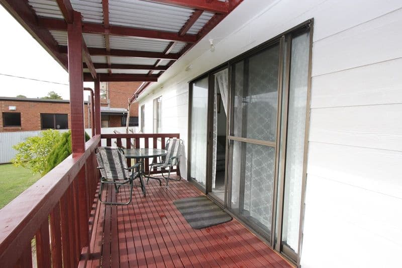11 Lawrence Avenue, COWES VIC 3922, Cowes - Thumbnail 3