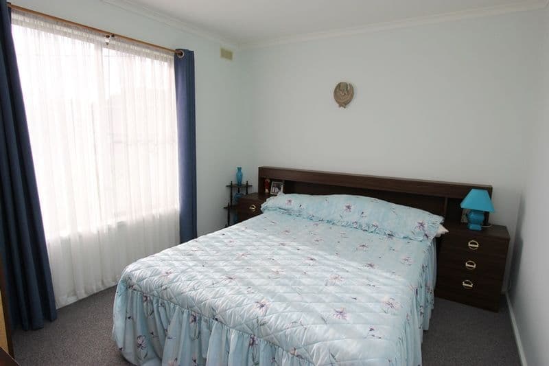 11 Lawrence Avenue, COWES VIC 3922, Cowes - Thumbnail 6