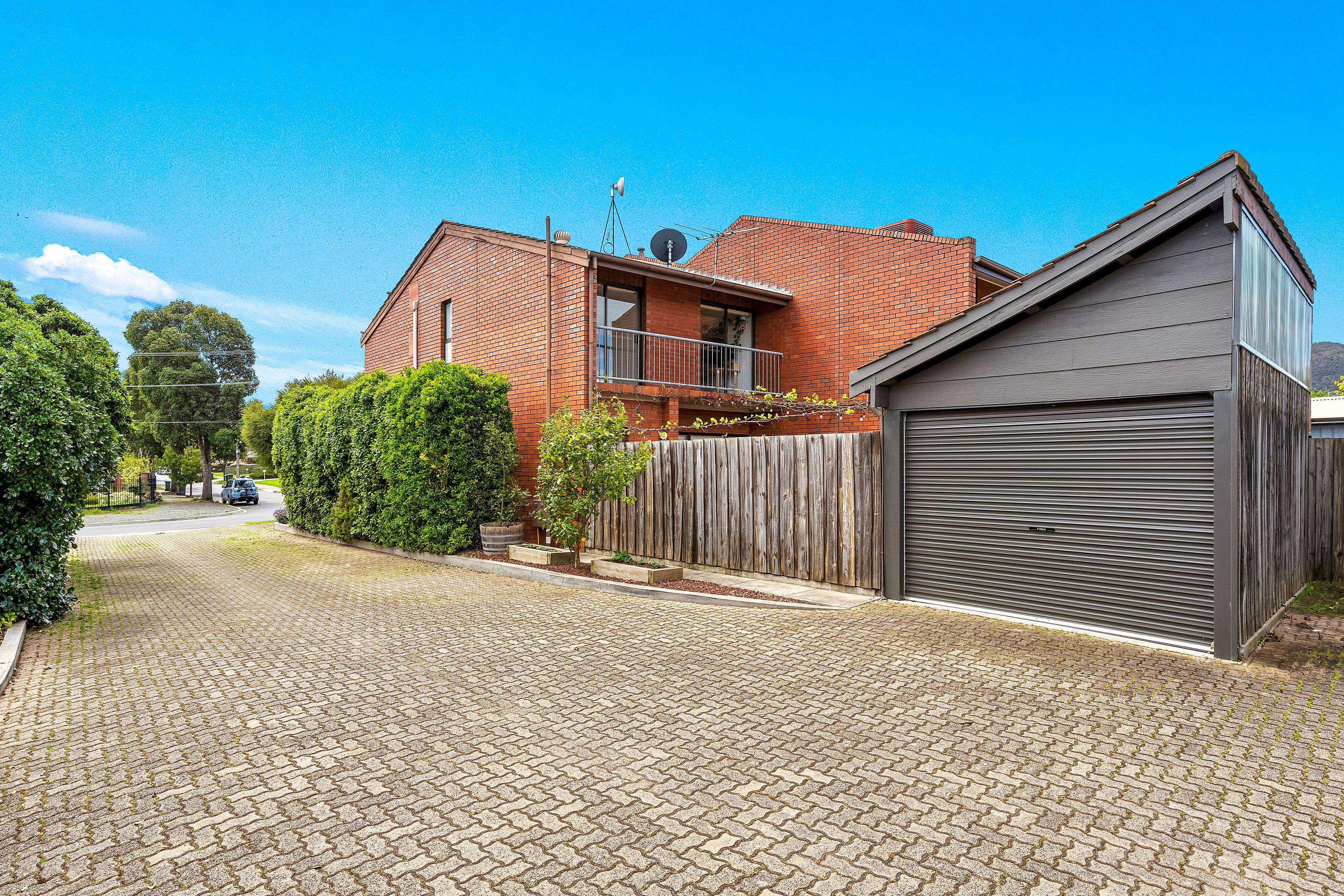 18 Lomman Avenue, Newton SA 5074, Newton - Thumbnail 2