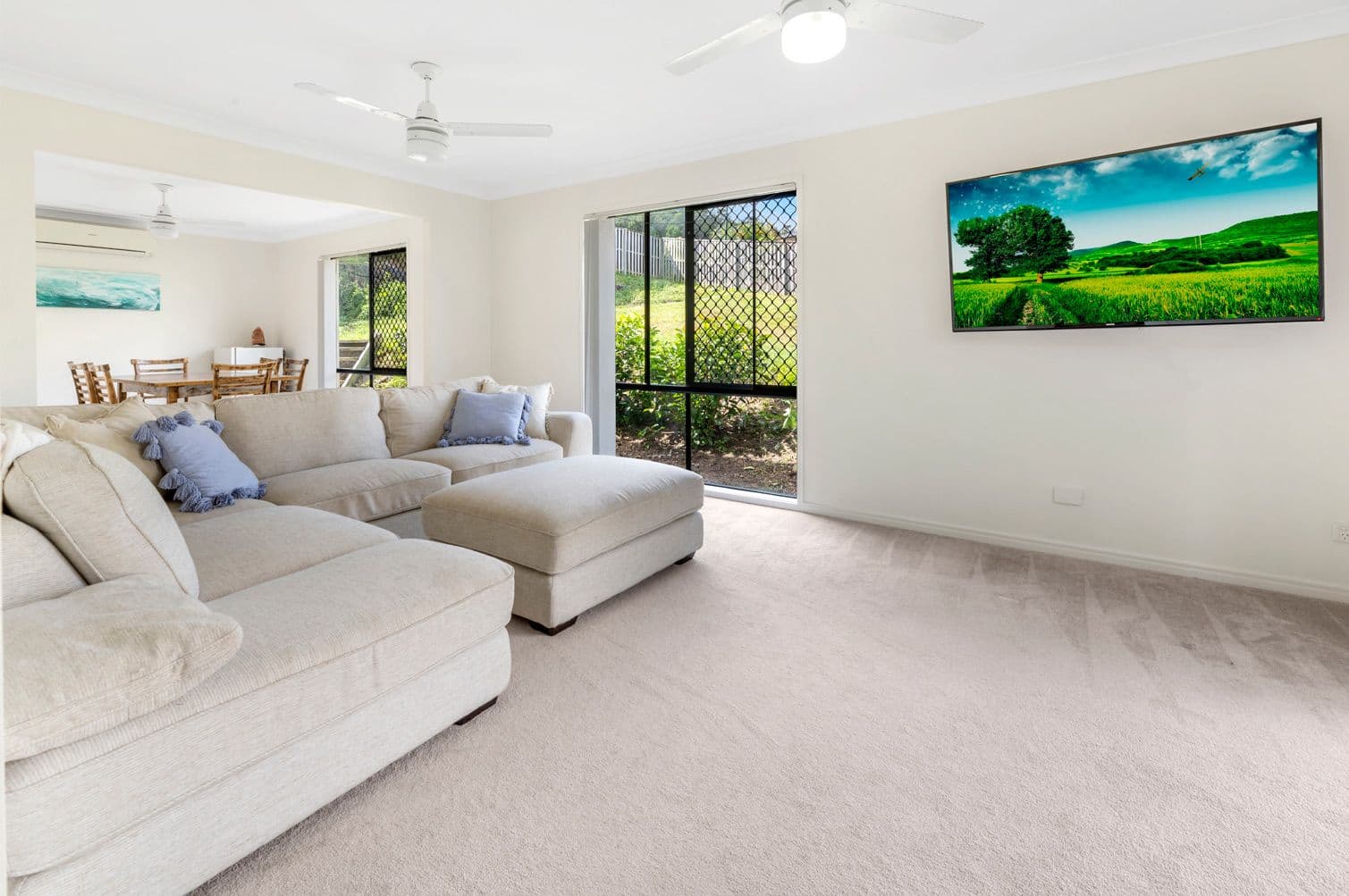 7 Beaumont Crescent, Pacific Pines QLD 4211, Pacific Pines - Thumbnail 3