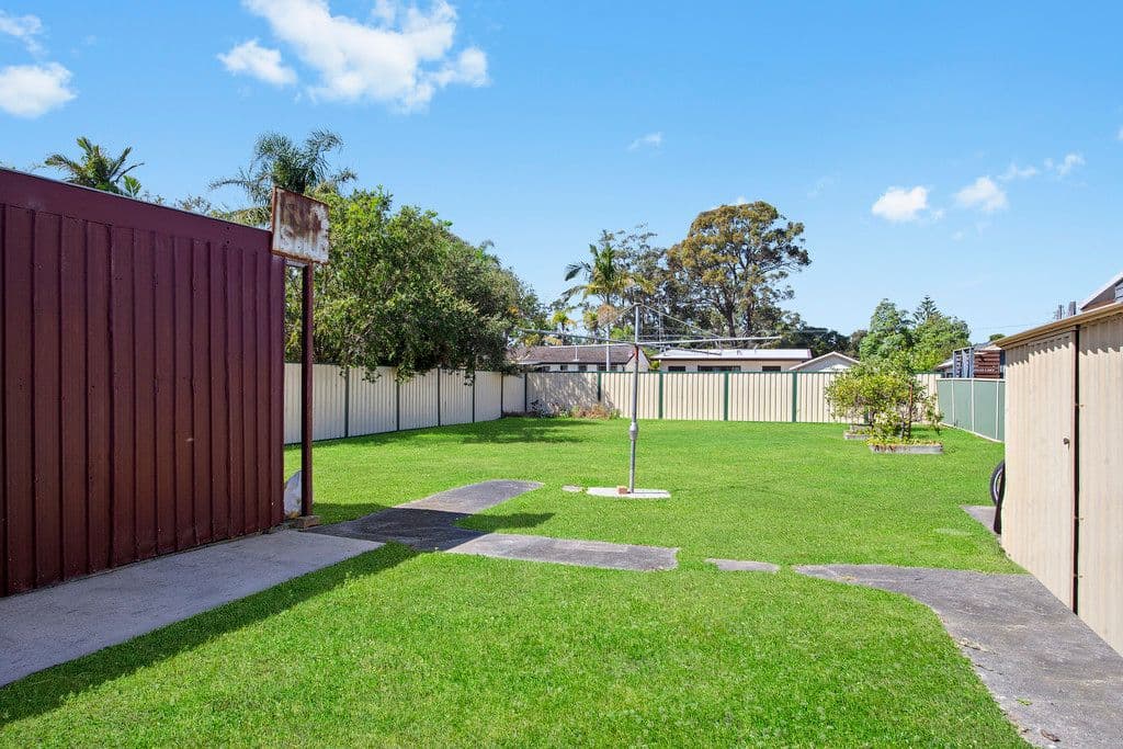 19 Shamrock Drive, Berkeley Vale NSW 2261, Berkeley Vale - Thumbnail 4