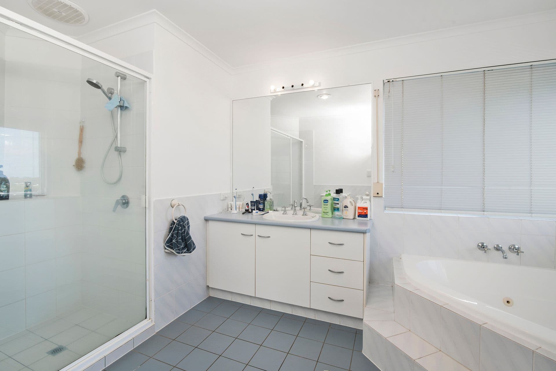 76 Doubleview Drive, Elanora QLD 4221, Elanora - Thumbnail 8