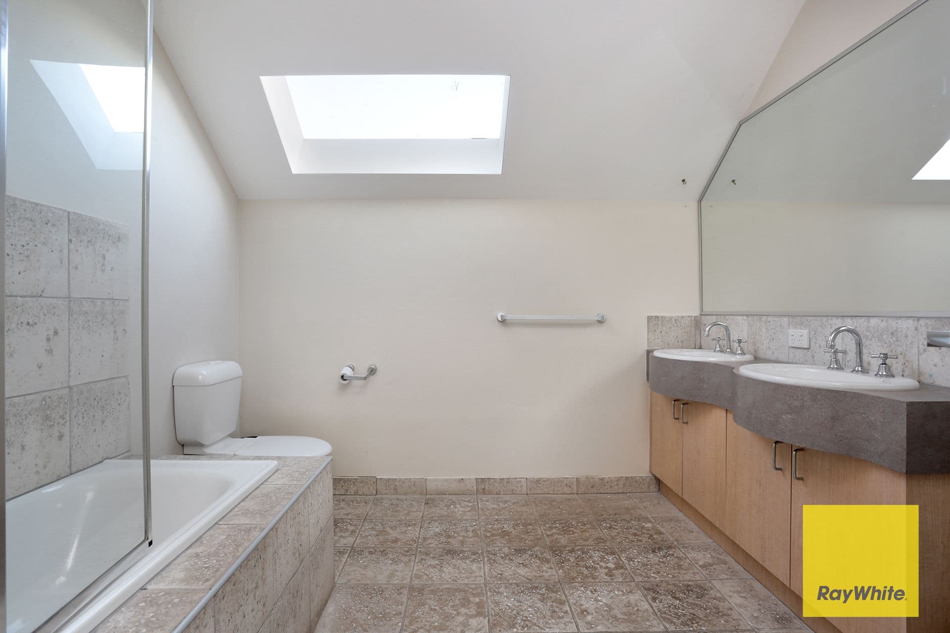 16 Sassari Court, Point Cook VIC 3030, Point Cook - Thumbnail 7