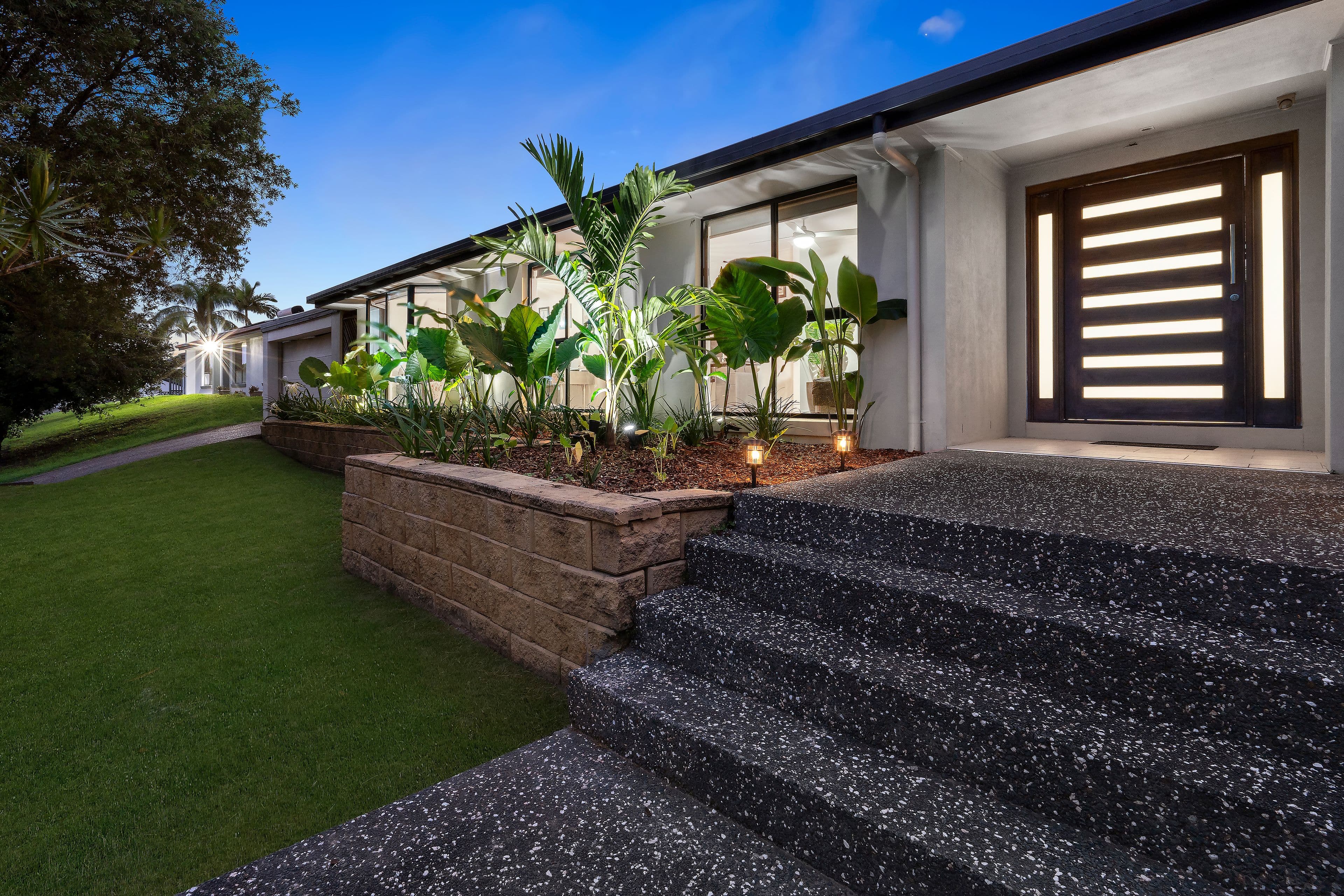 14 Whitian Drive, Carrara QLD 4211, Carrara - Thumbnail 2
