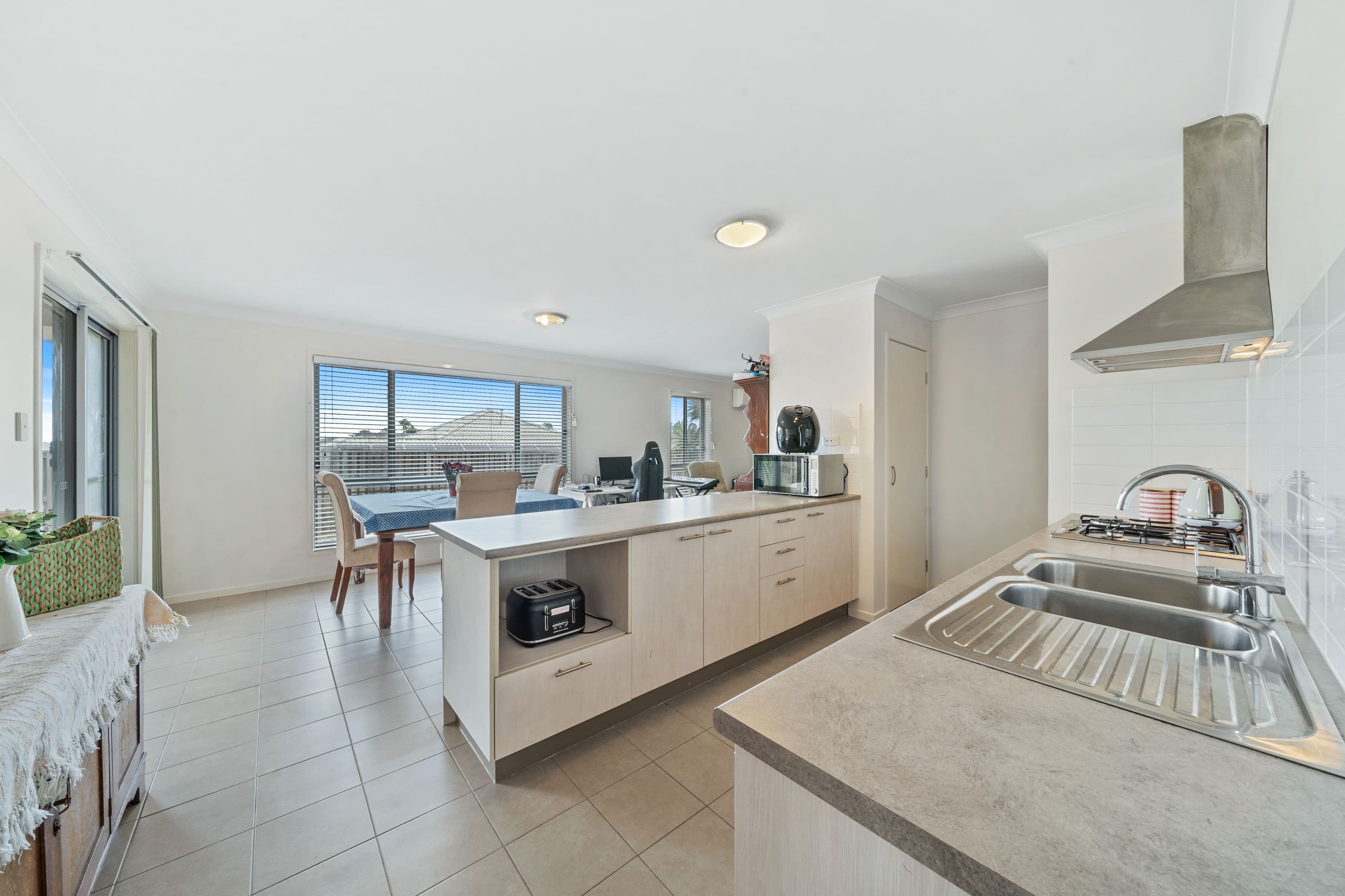11 Sunnywood Street, Fernvale QLD 4306, Fernvale - Thumbnail 2