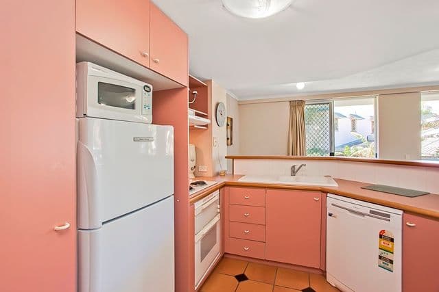 110 'Diamond Beach Resort' 10 Alexandra Avenue, MERMAID BEACH QLD 4218, Mermaid Beach - Thumbnail 4