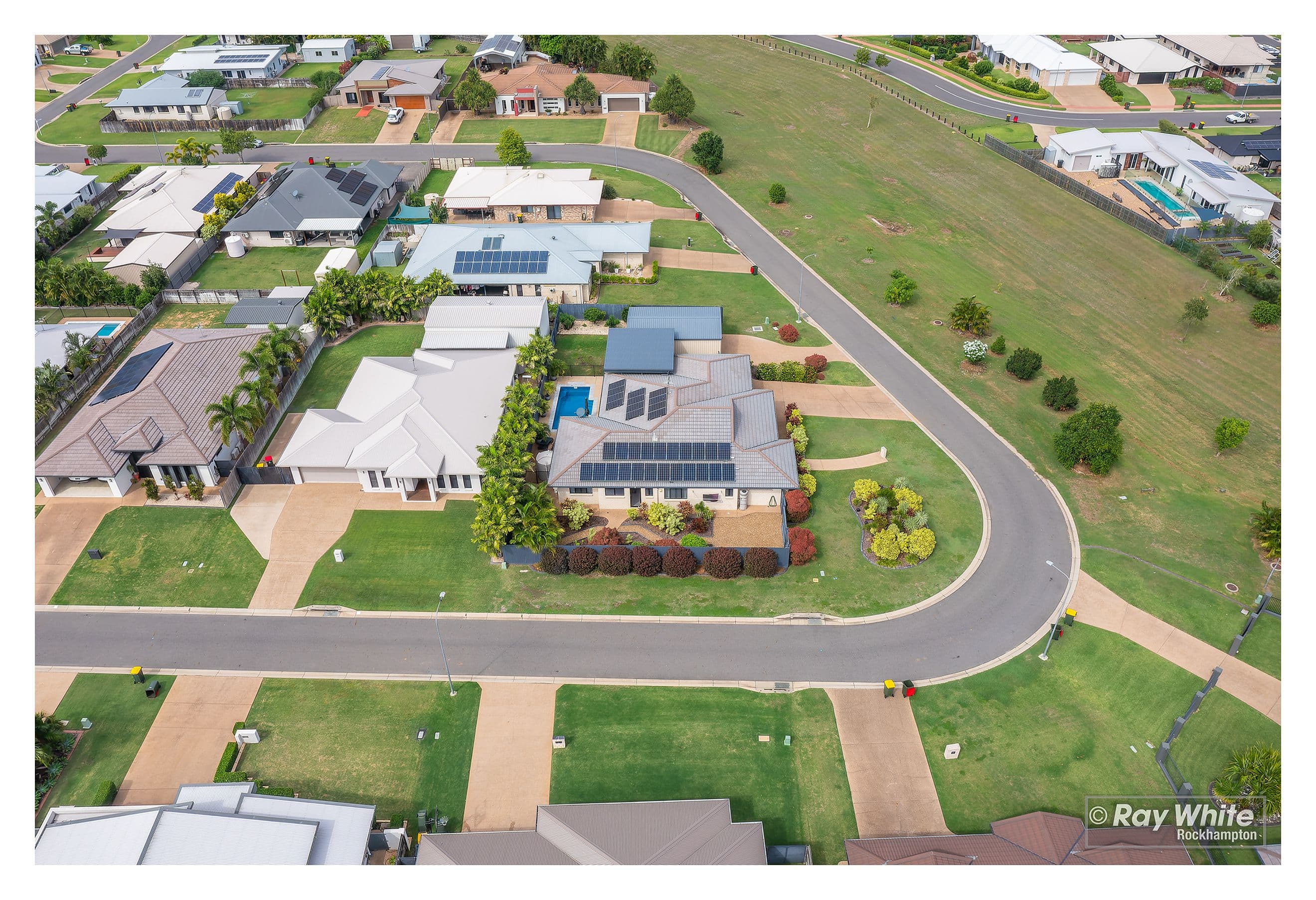 21 Tamarind Avenue, Norman Gardens QLD 4701, Norman Gardens - Thumbnail 3