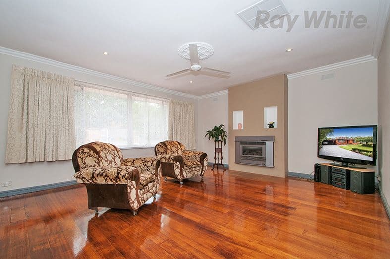 123 PEMBROKE Road, Mooroolbark VIC 3138, Mooroolbark - Thumbnail 2