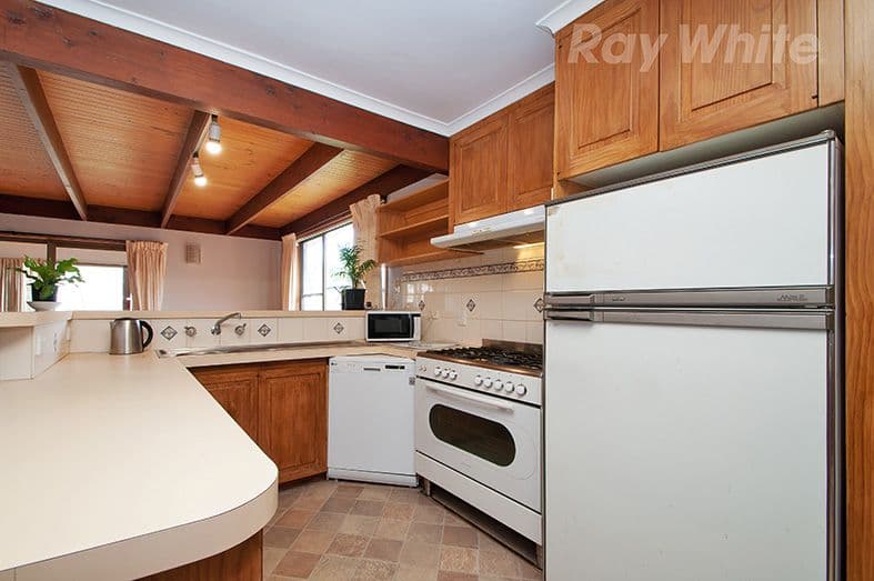 123 PEMBROKE Road, Mooroolbark VIC 3138, Mooroolbark - Thumbnail 3