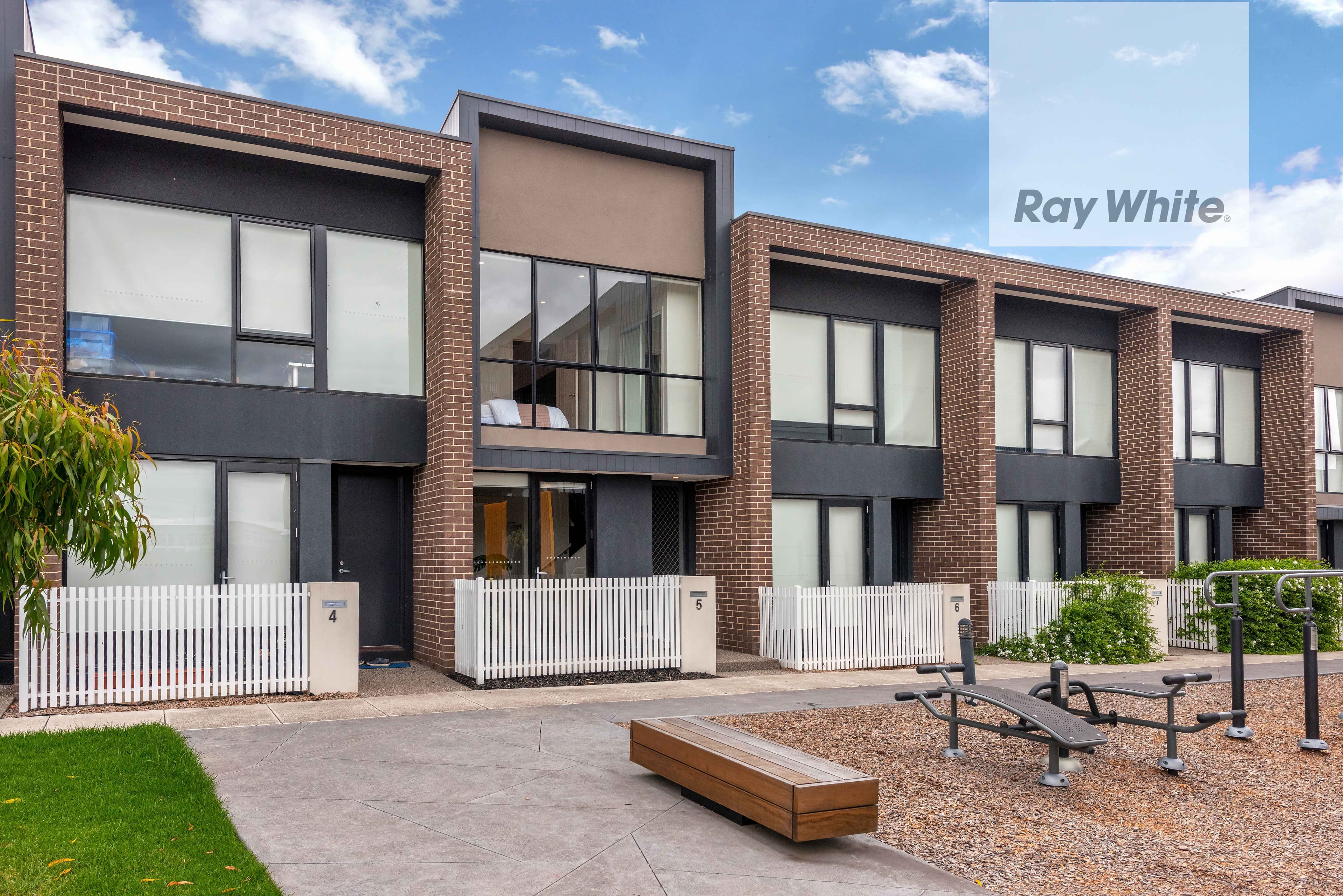 5 Olsen Walk, Mill Park VIC 3082, Mill Park - Image 1
