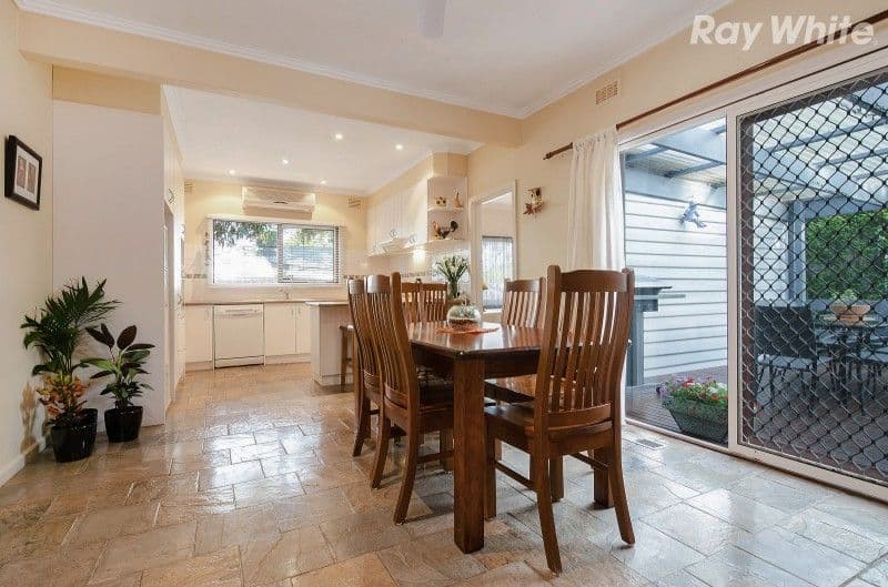 8 Ronald Road, Croydon VIC 3136, Croydon - Thumbnail 3