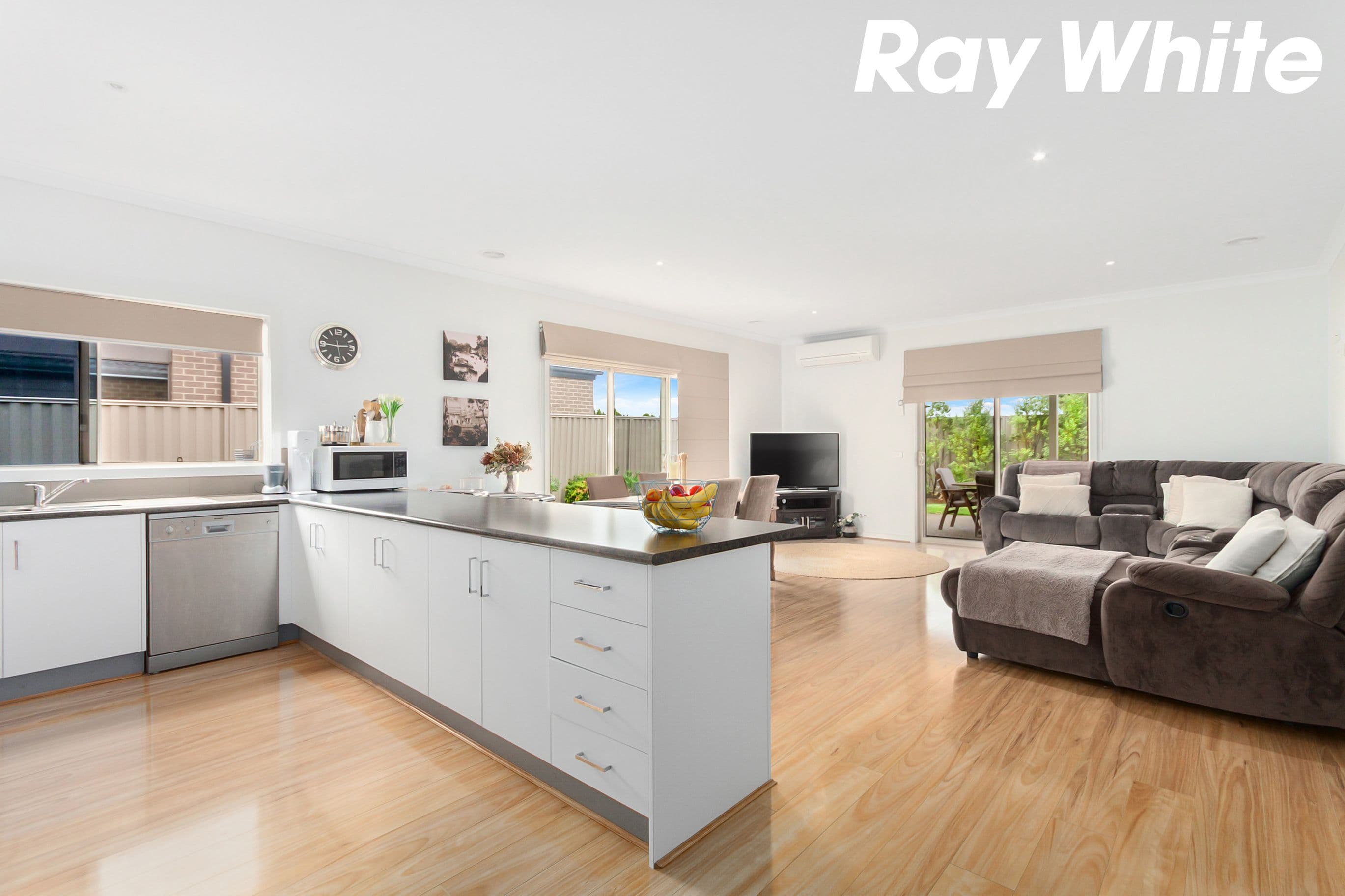 5 Hood Place, Pakenham VIC 3810, Pakenham - Thumbnail 5
