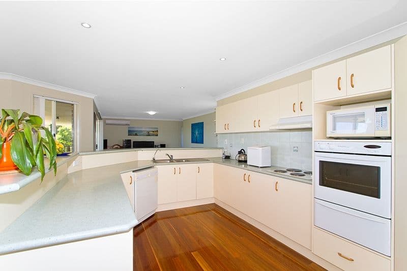 18 Hibertia Avenue, Elanora QLD 4221, Elanora - Thumbnail 3