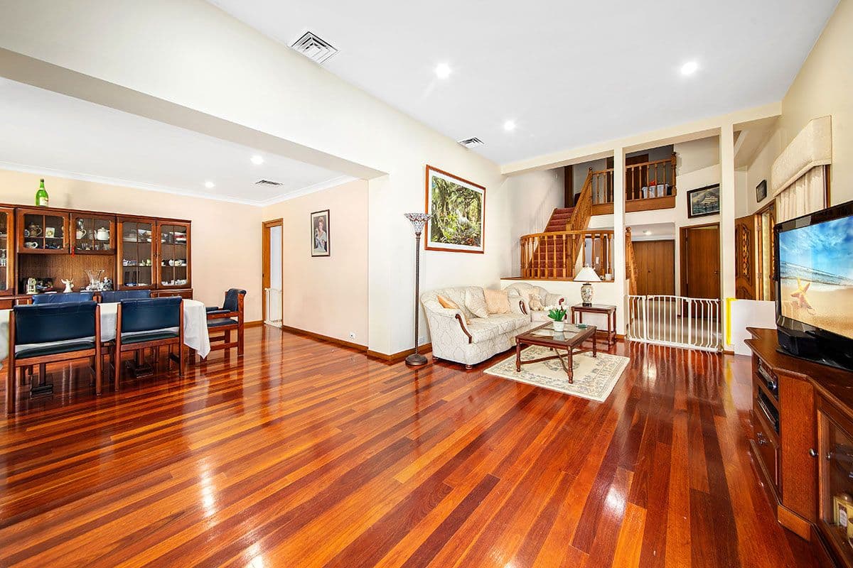 10 Lord Place, Barden Ridge - Thumbnail 4