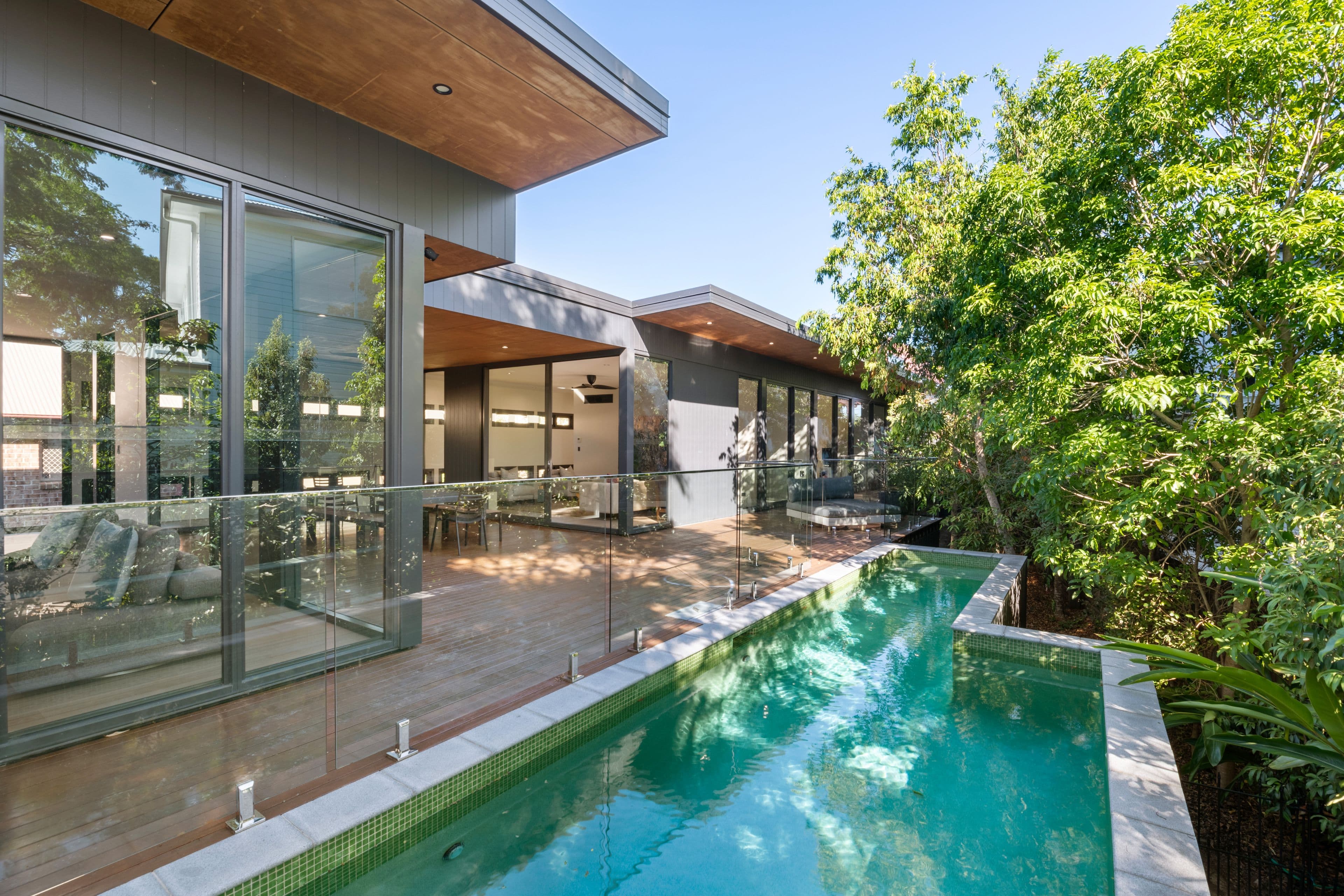 27 Katoomba Avenue, Hawthorne QLD 4171, Hawthorne - Image 1