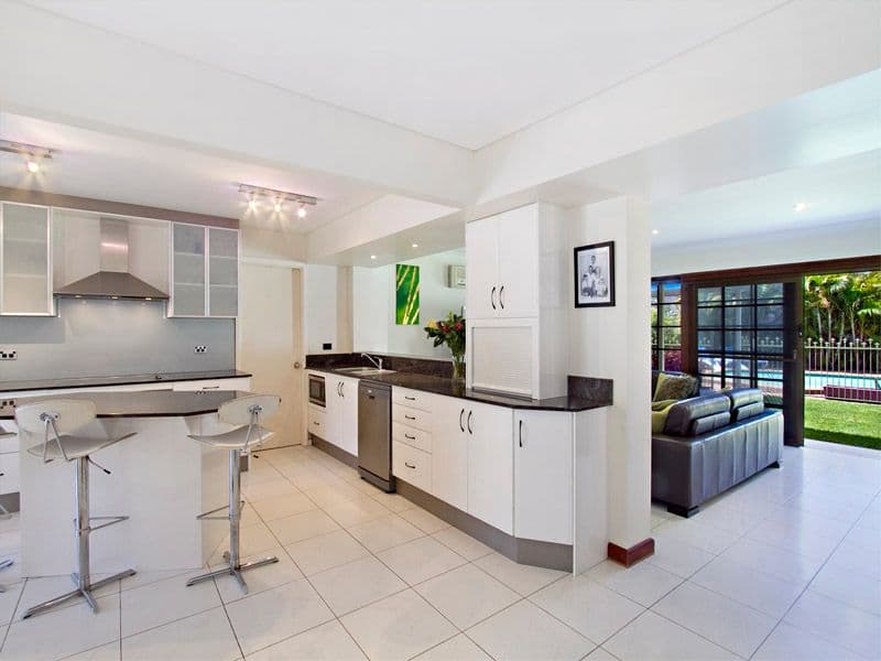 10 Hampton Road, SYLVANIA WATERS NSW 2224, Sylvania Waters - Thumbnail 2
